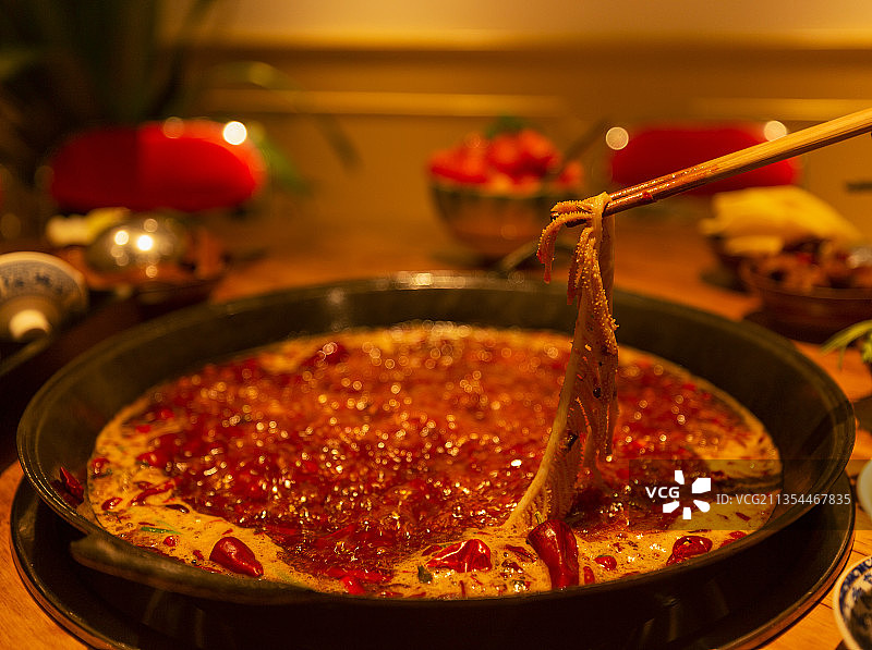 四川省成都市重庆市川渝双城港式老城区建筑结构火锅店内部图片素材