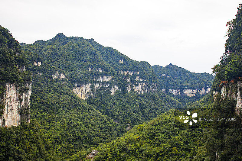 中国贵州毕节市大方油杉河风景名胜区仙宇屯风景区仙宇峰图片素材