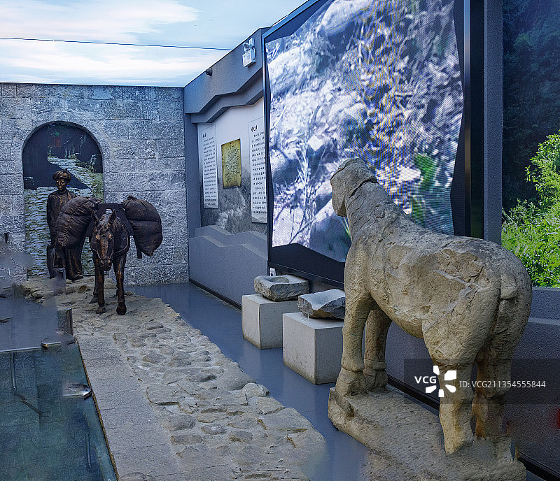 中国贵州毕节市大方县奢香暮、奢香博物馆-、奢香夫人雕像图片素材