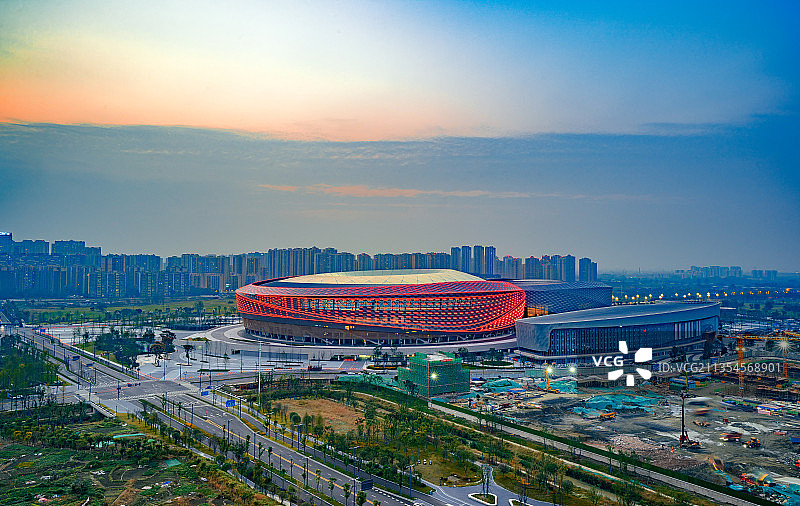 成都市凤凰山体育公园夜景图图片素材