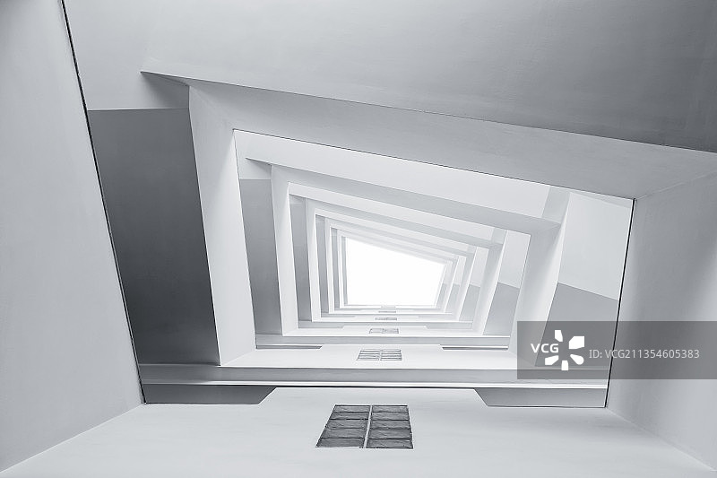 广州白色旋梯图片素材