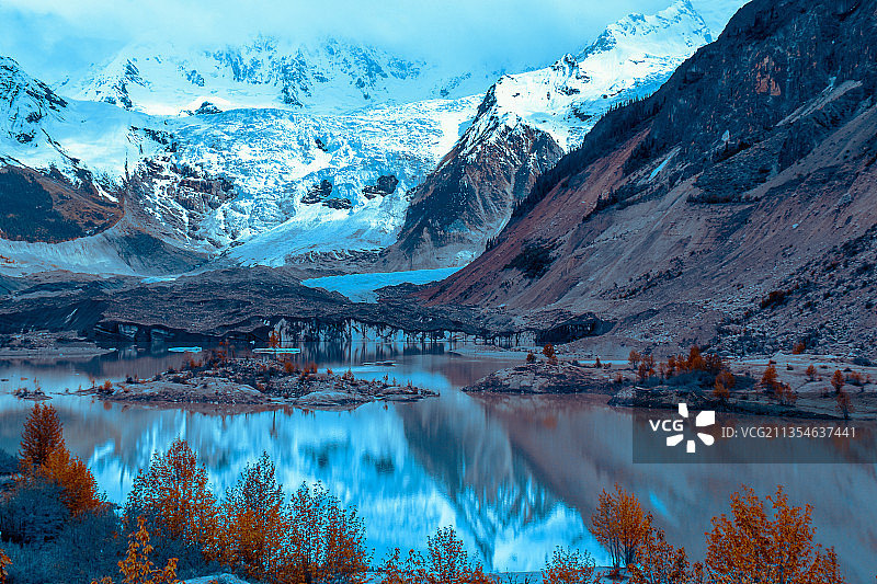 米堆冰川 Glacier Midui du Tibet图片素材