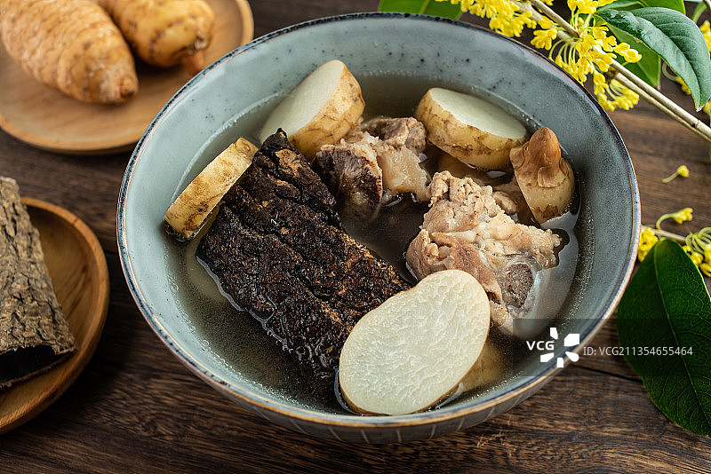 滋补养生汤天麻杜仲骨头汤图片素材