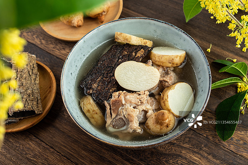 滋补养生汤天麻杜仲骨头汤图片素材