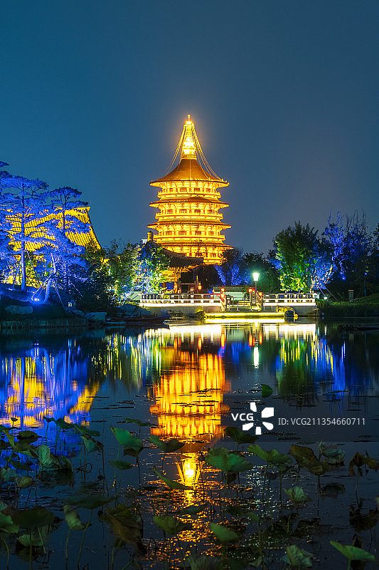 河南洛阳隋唐洛阳城国家遗址公园明堂天堂景区武则天通天塔夜景图片素材