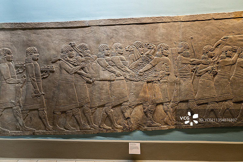 大英博物馆亚述巴尼拔猎狮浮雕图片素材