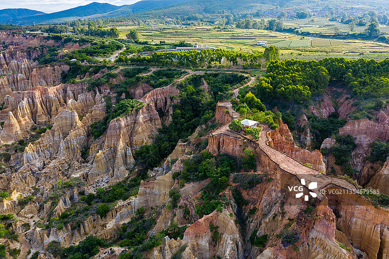 云南省楚雄州元谋县浪巴铺土林图片素材