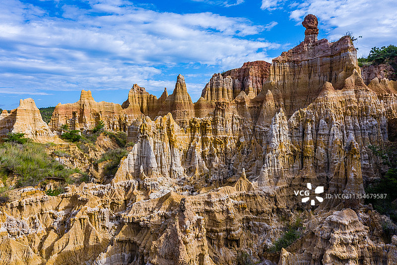 云南省楚雄州元谋县浪巴铺土林图片素材