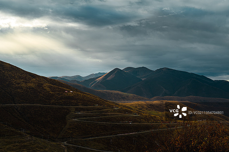 喇荣沟的落日图片素材