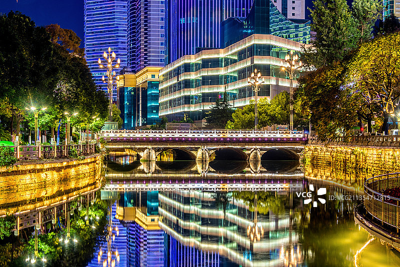 中国云南昆明金牛公园城市夜景图片素材