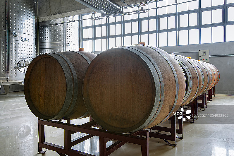 葡萄酒酿造发酵罐图片素材