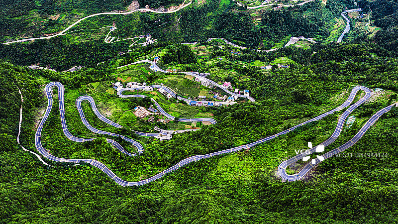 《盘山路》图片素材