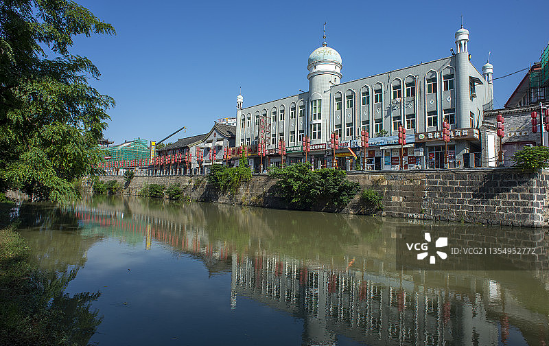 江苏淮安里运河边上的古清真寺图片素材