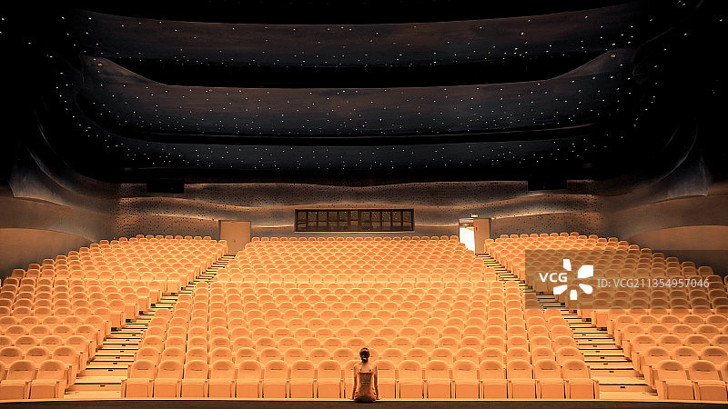 舞者落幕图片素材