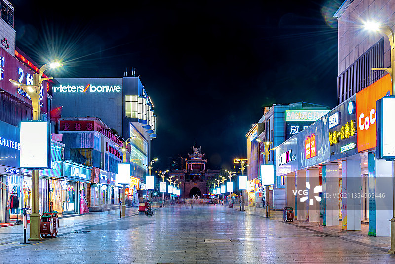 中国宁夏银川鼓楼南步行街夜景图片素材