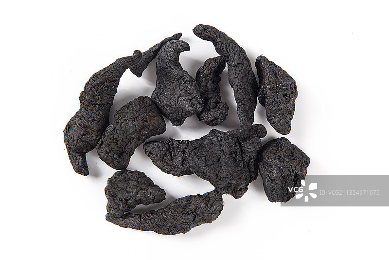 白底上的中药材熟地黄图片素材