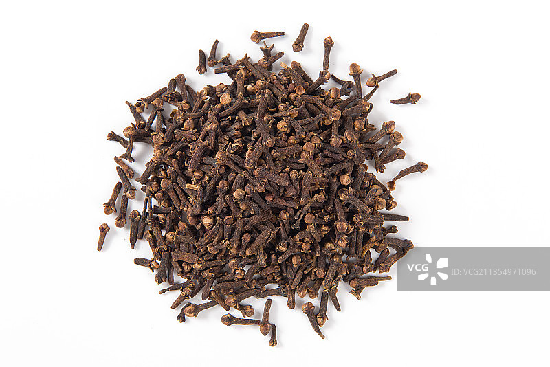 白底上的中药材干燥的丁香图片素材