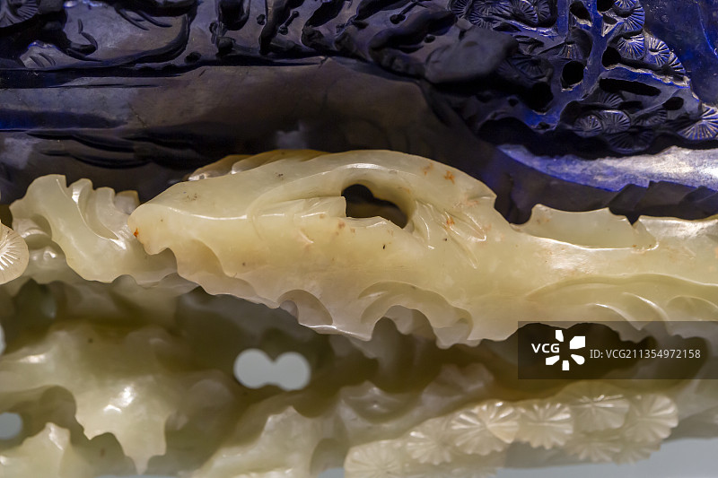 北京故宫珍宝馆：青金石雕山水图山子局部（清乾隆）图片素材