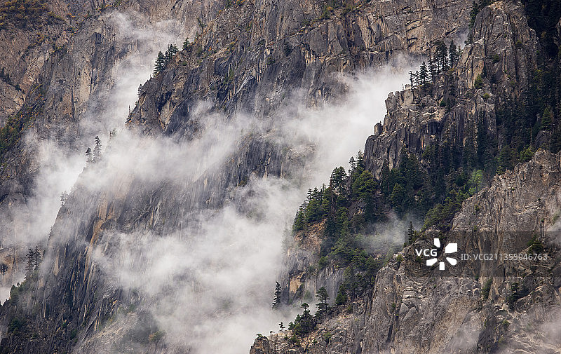 西藏林芝波密-米堆冰川图片素材