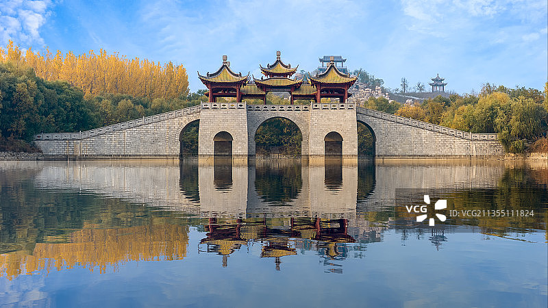 河北临城县岐山湖秋色图片素材