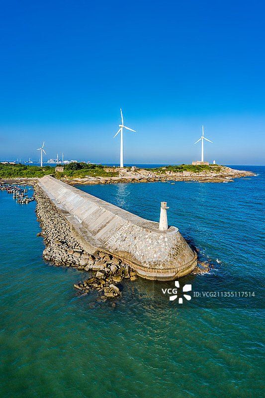 中国广东省揭阳市惠来县靖海镇资深港风车图片素材