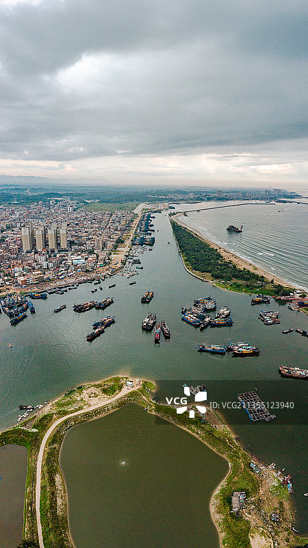 中国广东省揭阳市惠来县神泉镇神泉渔港图片素材