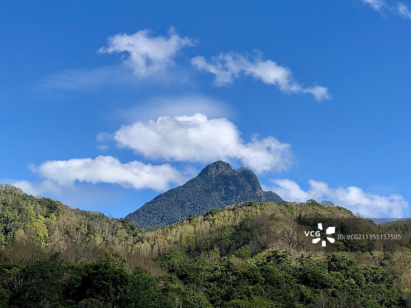 海南热带雨林国家公园五指山图片素材
