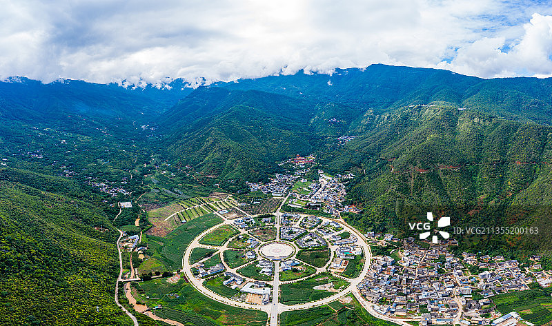 云南省大理州宾川县鸡足山镇图片素材