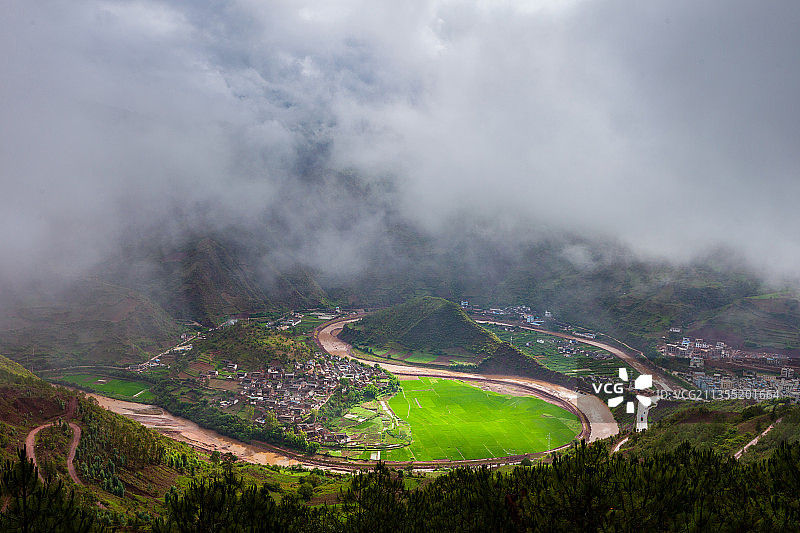 云南省大理州云龙县沘江太极八卦图图片素材