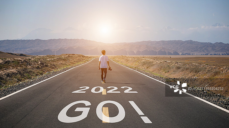 2022年前进的道路图片素材