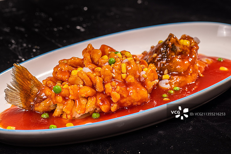 厨师制作松鼠鲈鱼图片素材