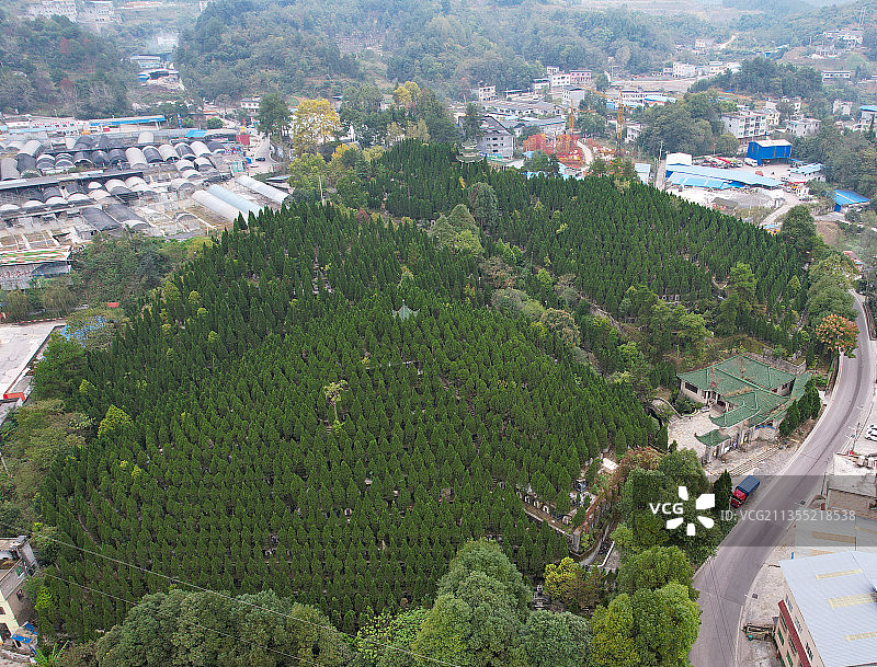 贵州省遵义市汇川区园宝山公墓风景图片素材