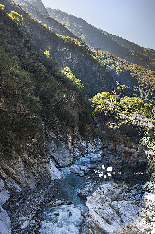 碧水深谷图片素材