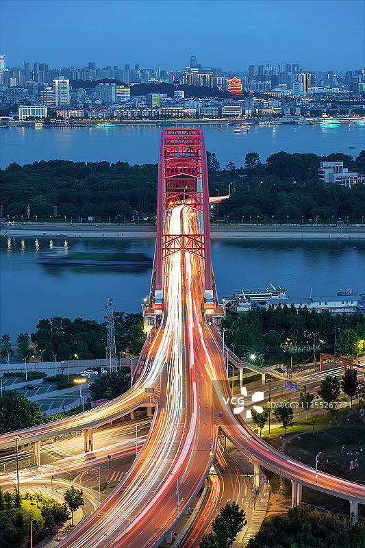 武汉晴川桥夜景图片素材