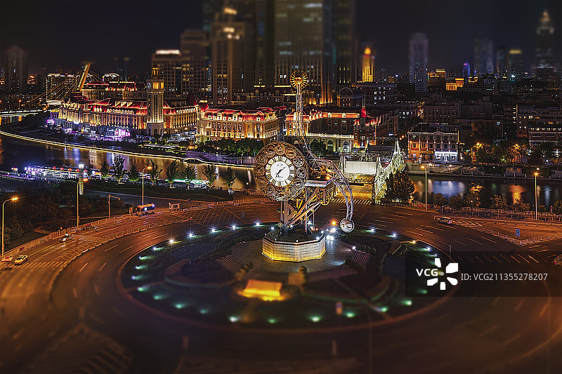 天津世纪钟夜景图片素材