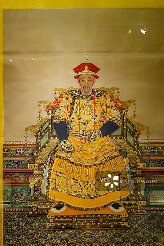 清朝皇帝康熙 乾隆画像  中国国家博物馆文物图片素材