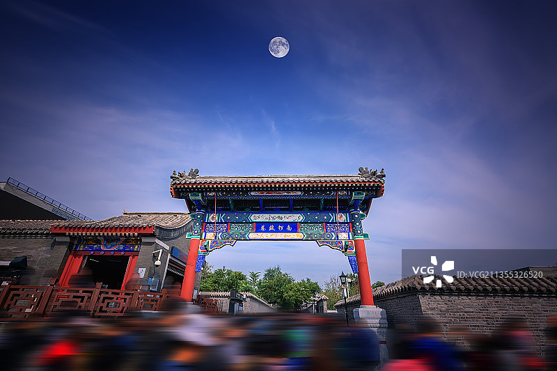 人头攒动的南锣鼓巷+北京图片素材