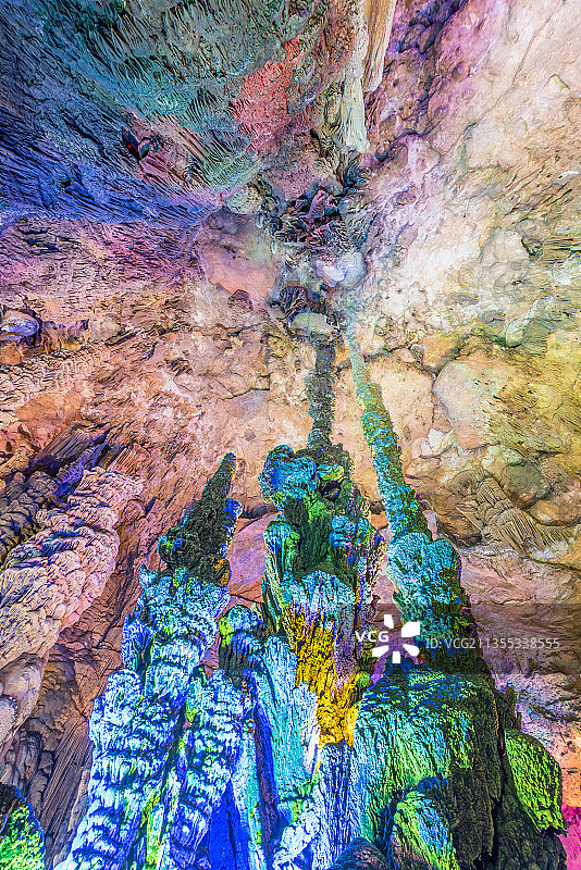 中国阳朔银子岩溶洞图片素材