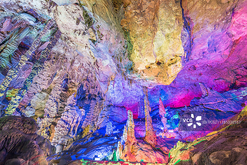 中国阳朔银子岩溶洞图片素材