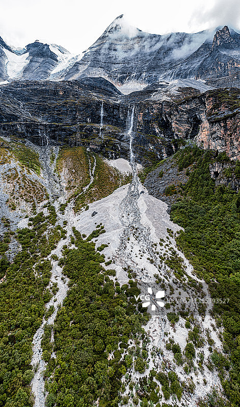 四川稻城亚丁牛奶海风景区图片素材