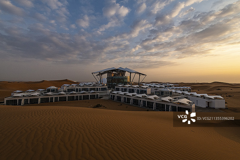 宁夏中卫沙坡头景区的沙漠星星酒店图片素材