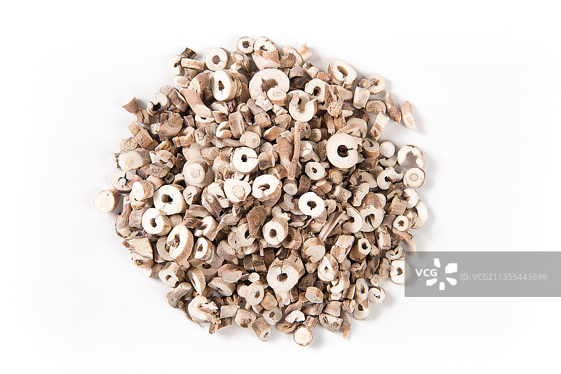 白底上的中药材牡丹皮图片素材