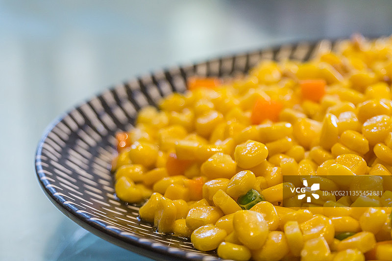 一盘中国菜松仁玉米特写图片素材
