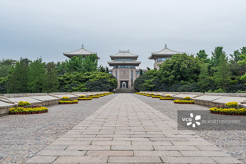 中国江苏南京雨花台烈士纪念馆和广场道路图片素材
