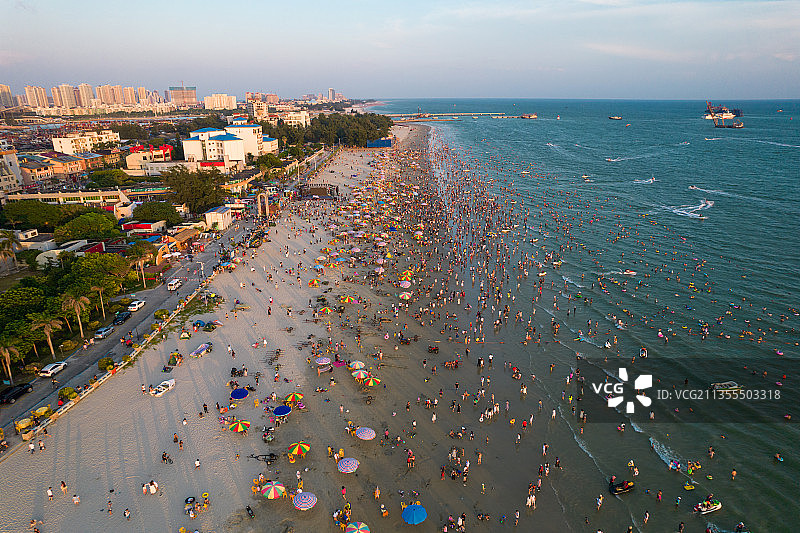 广西北海市国庆假期侨港银滩沙滩图片素材