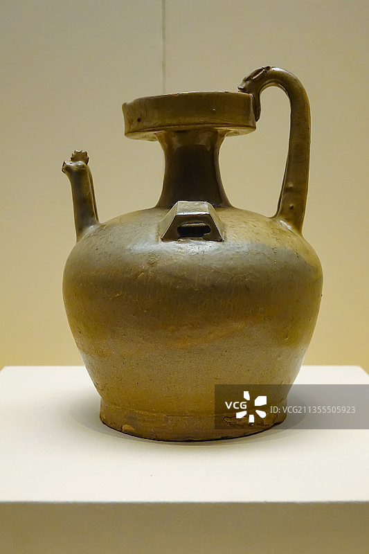 青瓷双柄鸡首壶   中国国家博物馆南北朝时期南朝文物图片素材