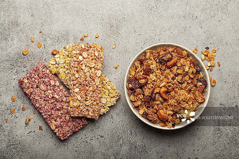 俯视角度拍摄的碗装早餐图片素材