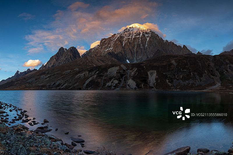 他念他翁大米勇神山图片素材