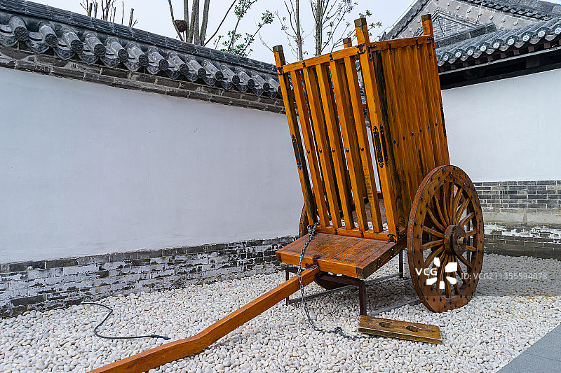 中国山东泰安秀城的古代牢车图片素材