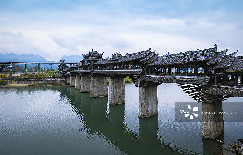 重庆黔江濯水古镇风雨廊桥世界第一图片素材